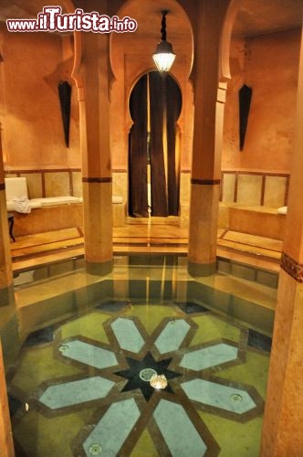 Gelida vasca finale del bagno Hammam al Palais Rhoul