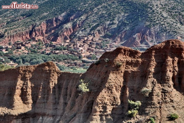 Villaggio berbero e forme di erosione