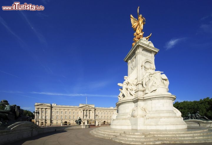 Immagine Monumento commemorativo Regina Vittoria Buckingham Palace - Credit: visitlondonimages/ britainonview