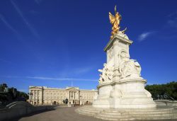 Monumento commemorativo Regina Vittoria Buckingham Palace - Credit: visitlondonimages/ britainonview