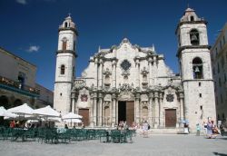 Plaza de la cathedral havana cuba