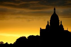 Basilica del Sacre-Coeur a Parigi al tramonto ...