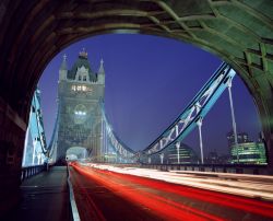 Traffico auto tower bridge