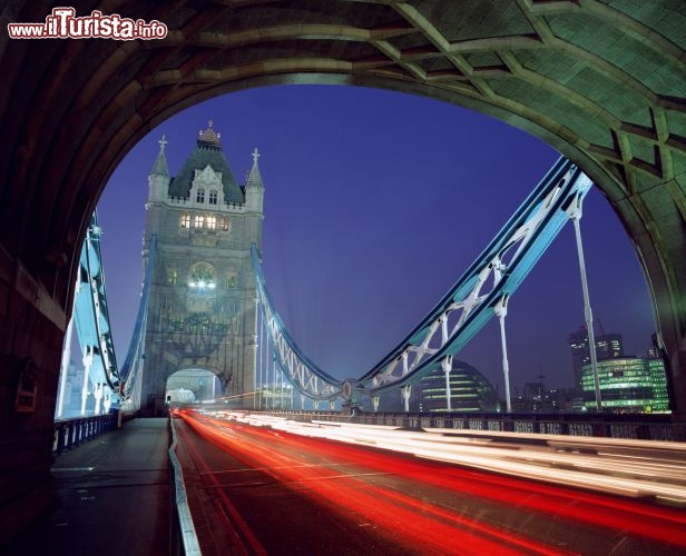 Immagine Traffico auto tower bridge