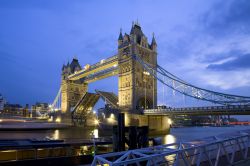 Tower bridge Tramonto