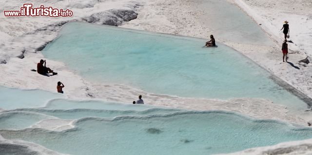 Immagine Pamukkale, vasche in calcare e travertino
DONNAVVENTURA 2010 - Tutti i diritti riservati - All rights reserved