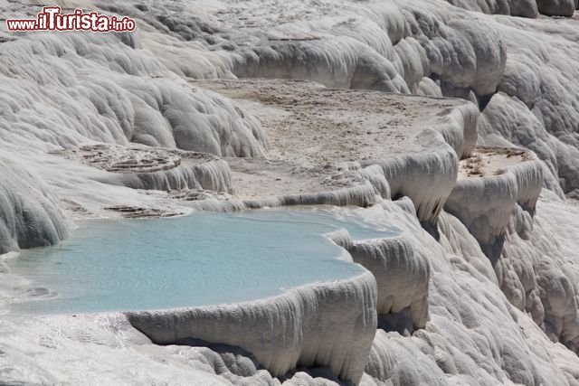 Immagine Pamukkale, vasche in calcare e travertino
DONNAVVENTURA 2010 - Tutti i diritti riservati - All rights reserved