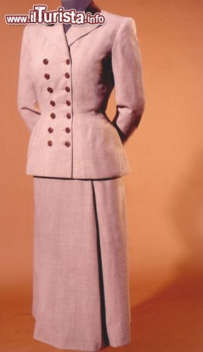 Immagine Vestito Eva Peron Museo Buenos Aires