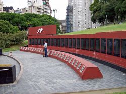 Monumento los caidos Malvinas Plaza San Martin