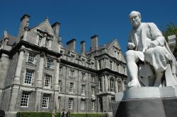 Trinity College a Dublino: la statua di George Salmon