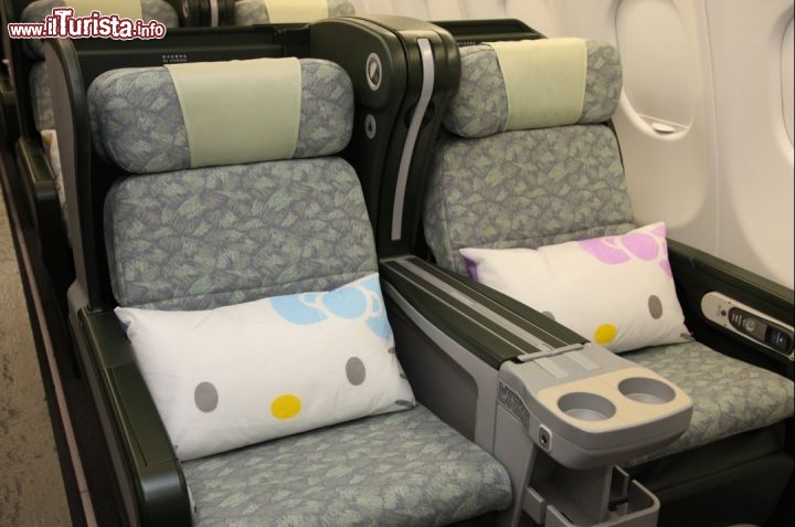 Cuscini vul volo Hello Kitty EVA Air - Foto cortesia, EVA Air - www.evaair.com