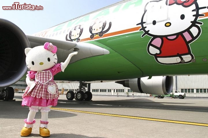 Hello kitty presenta il suo aereo - Foto cortesia, EVA Air - www.evaair.com