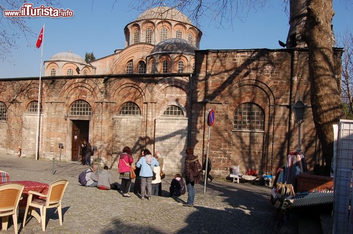 Immagine Piazza antistante San Salvatore in Chora