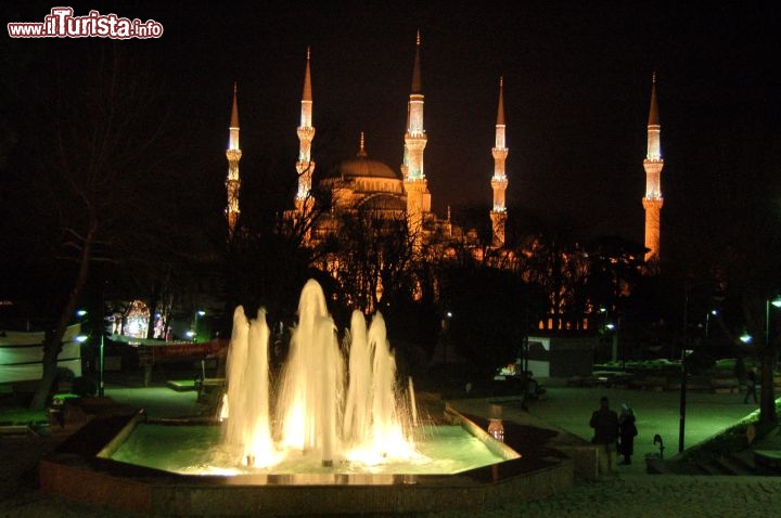 Immagine Sultanahmet vista notturna Ippodromo