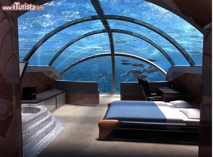 Poseidon Undersea Resort Fiji - Un ascensore vi conduce a 12 metri di profondità dove ci saranno 24 suites spettacolari, tutte rigorosamente sottomarine e con il massimo comfort possibile. Vi separa dal mare una parete trasparente in acrilico dallo spessore di 100 mm, e potete nutrire i pesci utilizzando un semplice bottone in dotazione nella stanza. Per avere il massimo dell'effetto, si possono accendere le luci esterne di notte, e vedere i pesci in un contesto spettacolare. I prezzi sono elevati: un soggiorno di 1 settimana costa intorno ai 12.000 euro. Sito www.poseidonresorts.com