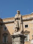 Statua leopardi recanati