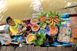 Floating Market Bangkok una venditrice