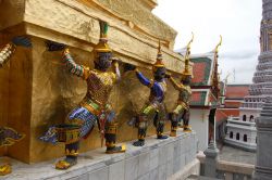 Dentro al complesso Wat Phra Kaew Bangkok