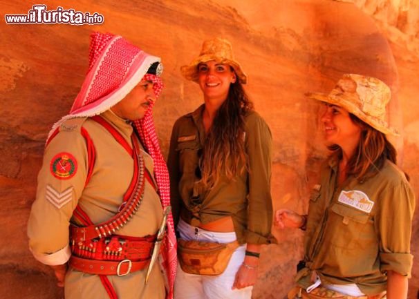 Immagine Ana, chiara ed il gendarme giordano
DONNAVVENTURA® 2010 - Tutti i diritti riservati - All rights reserved