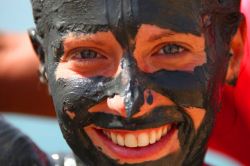Stefania con maschera di fango del Mar Morto
DONNAVVENTURA 2010 - Tutti i diritti riservati - All rights reserved