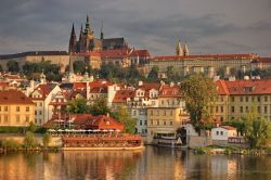 Il Castello Praga visto Moldava