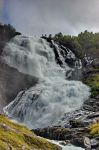 In alta stagione le cascate kjosfossen diventano ...