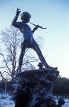 La statua di Peter Pan ai Kensington Gardens di Londra