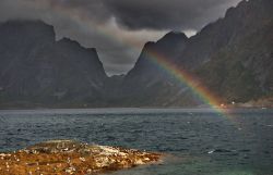 Arcobaleno nei pressi di Moskenes Lofoten - Grazie ...