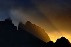 Le Montagne delle Lofoten intorno A al tramonto ...