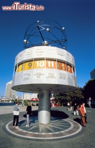 Immagine Alexanderplatz Berlino: orologio