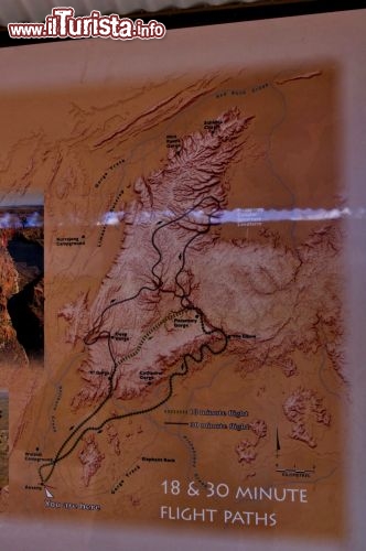 La mappa del volo sui Bungle Bungle. Per chi ha budget da investire (a partire da circa 140 euro a persona) questo è un modo indimenticabile per vedere il Purnululu National Park. Ci sono voli dalla durata di un quarto d'ora fino ad escursioni di 45 minuti circa.