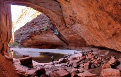 Cathedral Gorge la grande gola di Purnululu. ...