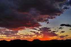 Colori del tramonto Bungle Bungle Australia. ...