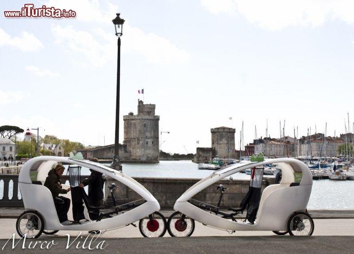 La Rochelle mezzi ecologici: antico e moderno riescono a convivere magnificamente nel Vieux Port de La Rochelle, l'antica marina della città.