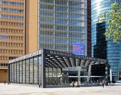 Stazione ferrovia Berlino Potsdamer Platz