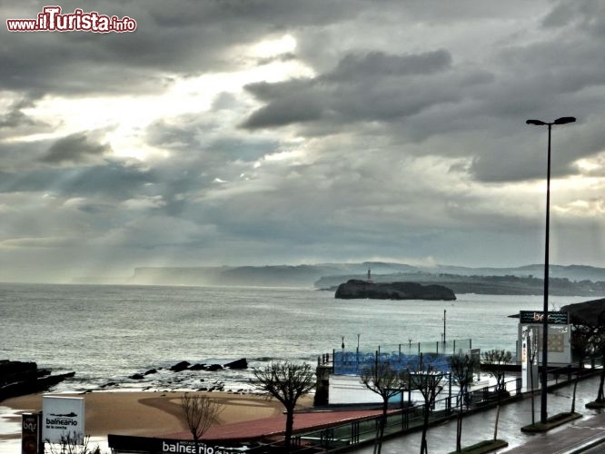 Santander il mare da El Sardinero - L'oceano possiede sempre un fascino particolare e questa spiaggia di santader è una delle più spettacolari