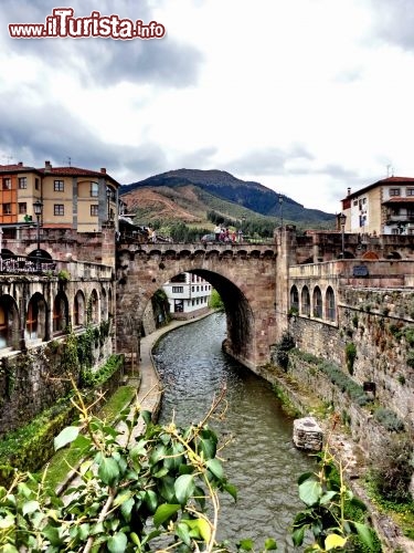 Il Rio Deva - il fiume Deva bagna il borgo di Potes, che si trova a meno di 300 m di altitudine.