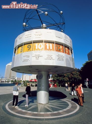 Immagine Orologio universale Urania Weltzeituhr Alexanderplatz Berlino