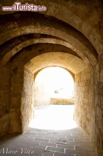 Porta ingresso della Cittadella di Gozo - Si trova a Rabat ed è una delle morfologie più evidenti di tutta l'isola di Gozo. E' chiamata anche con il nome di Victoria ed è costitutita da un dedalo di stradine tortuose.
