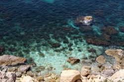Costa rocciosa isola di Malta - Laddove mancano ...