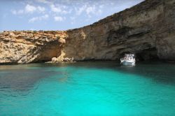 Tour isola di Comino,  arcipelago di Malta ...