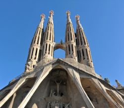 Foto Sagrada Familia completata barcellona