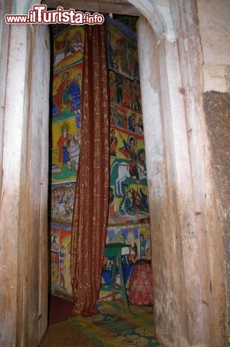 Affreschi dentro al monastero  di Azuwa Maryam - In Etiopia con i Viaggi di Maurizio Levi