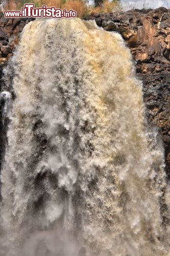 Cascate di Tissisat: il slato che compie il Nilo Azzurro è di solamente una trentina di metri, ma il fragore delle acque è notevole. Etiopia - In Etiopia con i Viaggi di Maurizio Levi