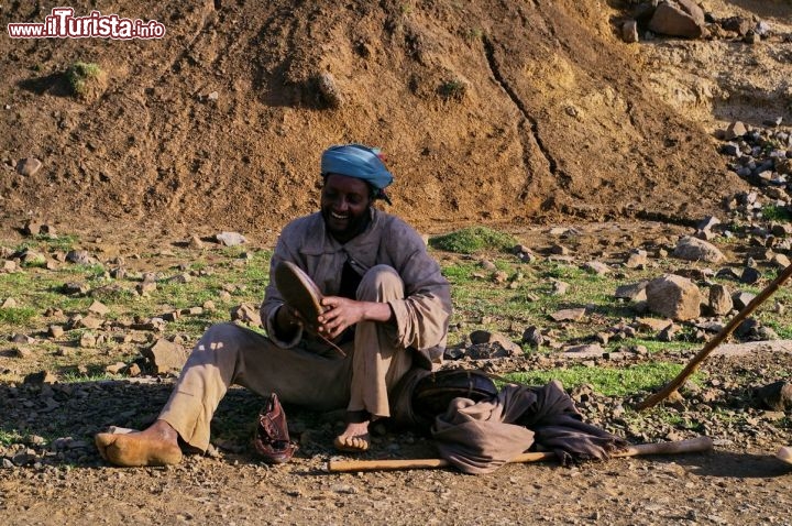 Etiopia la gioia di un nuovo paio scarpe - In Etiopia con i Viaggi di Maurizio Levi