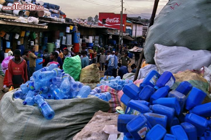 Il caotico mercato di Addis Abeba - In Etiopia con i Viaggi di Maurizio Levi