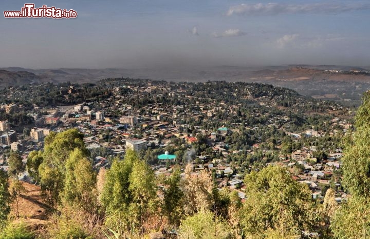 Panorama Gondar Etiopia visto dalla montagna - In Etiopia con i Viaggi di Maurizio Levi