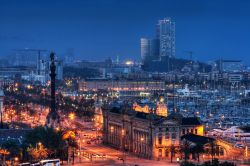 Foto notte Barceloneta Port Vell Barcellona