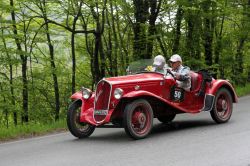 Una Fiat 508 S, durante la Mille Miglia 2012 ...