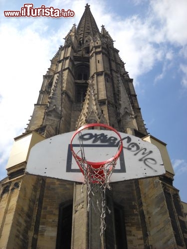 Immagine La Fleche di St.Michel, in pieno centro a Bordeaux, è uno dei simboli per eccellenza della città girondina.